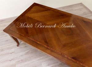 Tavolo allungabile grande in stile classico realizzato artigianalmente in legno di noce